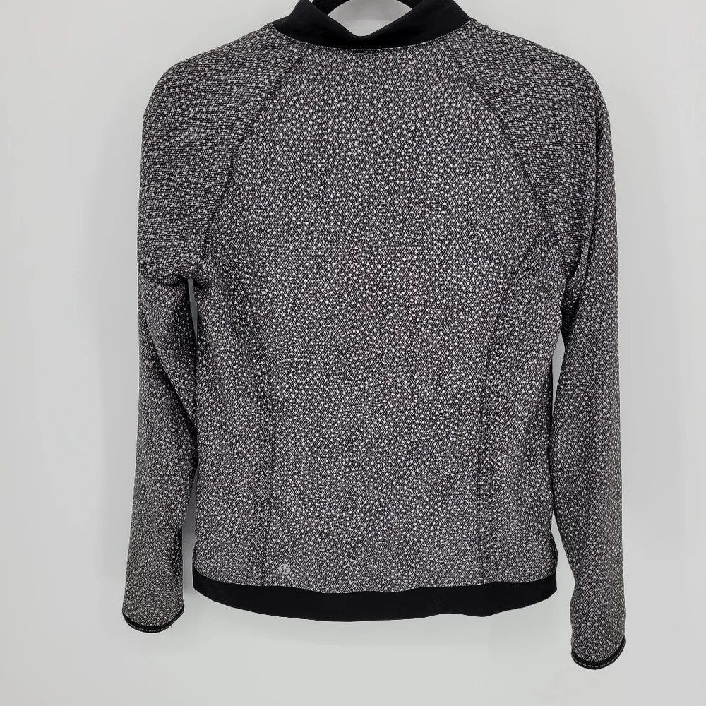 LULULEMON Hit it Frozen fizz white black bomber windbreaker Jacket  size 4 - Picture 6 of 10